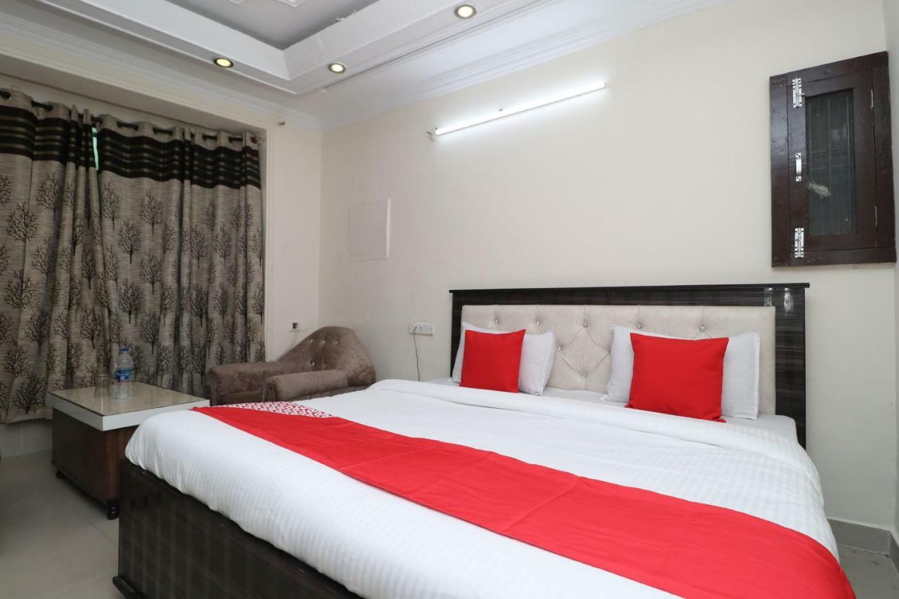Oyo 37721 Hotel Kings Pathānkot Εξωτερικό φωτογραφία