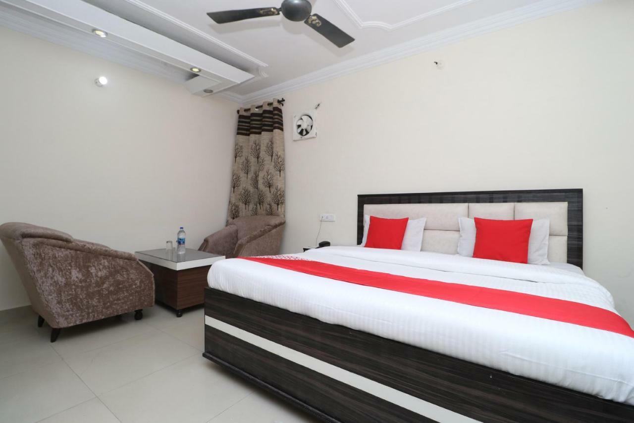 Oyo 37721 Hotel Kings Pathānkot Εξωτερικό φωτογραφία