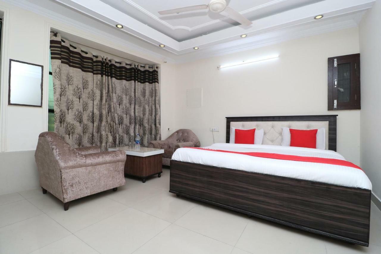 Oyo 37721 Hotel Kings Pathānkot Εξωτερικό φωτογραφία