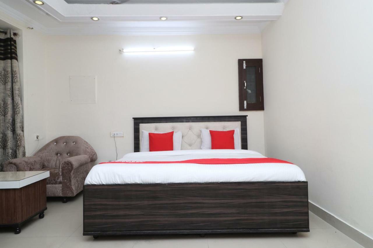 Oyo 37721 Hotel Kings Pathānkot Εξωτερικό φωτογραφία